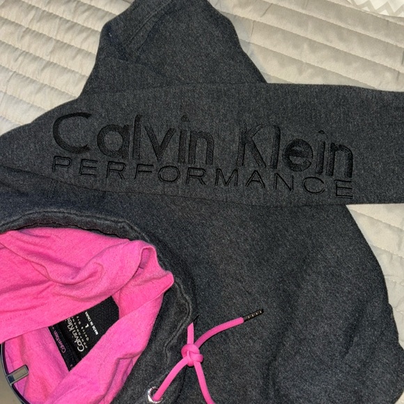 Calvin Klein performance quick dry sweatshirt - Picture 5 of 5